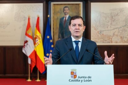 (Foto de ARCHIVO)
El presidente de la Junta, Alfonso Fernández Mañueco, durante su declaración institucional

REMITIDA / HANDOUT por JCYL
Fotografía remitida a medios de comunicación exclusivamente para ilustrar la noticia a la que hace referencia la imagen, y citando la procedencia de la imagen en la firma
17/11/2025