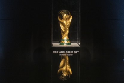 MEXICO CITY, MEXICO - JUNE 11: Appearance of the 2025 World Cup trophy during the unveiling of the countdown clock 1 year ahead of the 2026 FIFA World Cup at General Prim on June 11, 2025 in Mexico City, Mexico. (Photo by Cristopher Rogel Blanquet/Getty Images)