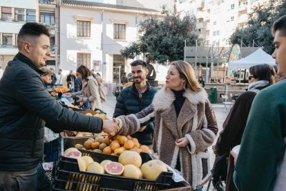 La alcaldesa, Begoña Carrasco, asiste a la Festa de la Taronja