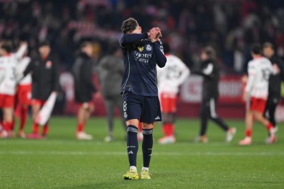 GIRONA, SPAIN - NOVEMBER 30: Federico Valverde of Real Madrid looks dejected following the LaLiga EA Sports match between Girona FC and Real Madrid CF at Montilivi Stadium on November 30, 2025 in Girona, Spain. (Photo by David Ramos/Getty Images)