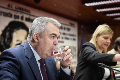 Santos Cerdán durante la Comisión de Investigación sobre los contratos públicos realizados durante la pandemia de covid-19 en el Senado.