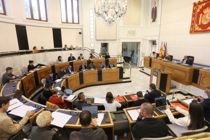 Pleno ordinario de la Diputación de Alicante celebrado este miércoles.
