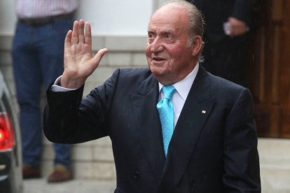 Juan Carlos I, en una de sus contadas apariciones tras su abdicación, mantiene una presencia simbólica mientras sigue apartado de la vida institucional.