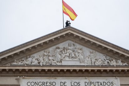 Preparativos para el acto de izado solemne de la Bandera Nacional con motivo del Día de la Constitución, en el Congreso de los Diputados, a 6 de diciembre de 2025, en Madrid (España). El Izado de la bandera Nacional está organizado por el Estado Mayor de la Defensa, en homenaje a las Cortes Generales con motivo del 47º aniversario de la Constitución.

Alberto Ortega / Europa Press
06/12/2025
