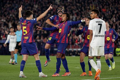 Koundé anotó un doblete para remontar el partido.