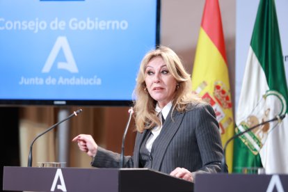 La consejera de Economía, Hacienda, Fondos Europeos y Diálogo Social de la Junta de Andalucía, y portavoz del Gobierno, Carolina España.