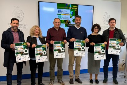 Presentación del partido de fútbol solidario entre "populares vs. informadores"