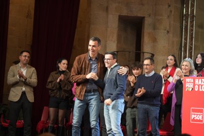 El presidente del Gobierno, Pedro Sánchez y el candidato socialista a la Presidencia de la Junta, Miguel Ángel Gallardo