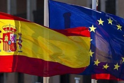 Banderas de España y la Unión Europea / ReasonWhy