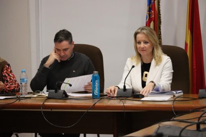 La alcaldesa de Xirivella, Paqui Bartual, en un pleno de la corporación.