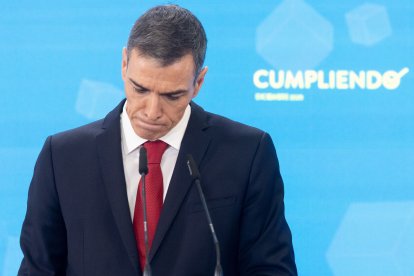 Pedro Sánchez durante la rueda de prensa en Moncloa del balance del año 2025.