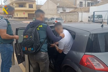Detención del hombre por tráfico de drogas y agresión.

REMITIDA / HANDOUT por OPC
Fotografía remitida a medios de comunicación exclusivamente para ilustrar la noticia a la que hace referencia la imagen, y citando la procedencia de la imagen en la firma
25/12/2025