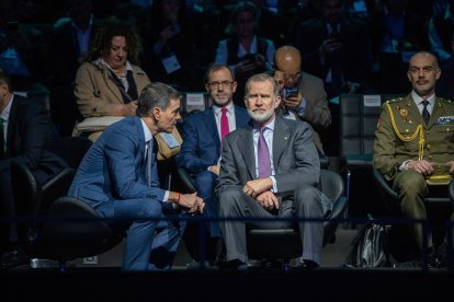 Pedro Sánchez (y el Rey Felipe VI, en una foto de marzo de 2025.