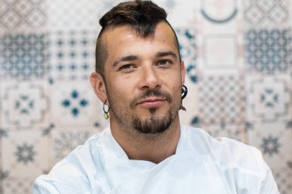 Carlos Maldonado, chef con estrella Michelin, propone una receta exprés y económica para brillar en la cena de Nochevieja