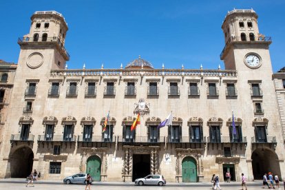 Imagen de la Plaza del Ayuntamiento de Alicante.