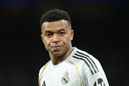 MADRID, SPAIN - DECEMBER 20: Kylian Mbappe of Real Madrid
looks on during the LaLiga EA Sports match between Real Madrid CF and Sevilla FC at Estadio Santiago Bernabeu on December 20, 2025 in Madrid, Spain. (Photo by Denis Doyle/Getty Images)