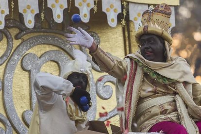 Juan Espadas encarnó al rey Baltasar en la Cabalgata de Sevilla de 2017.