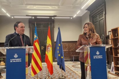 El presidente de la Generalitat Valenciana, Juanfran Pérez Llorca, y la alcaldesa de Valencia, María José Catalá