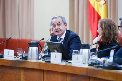 (Foto de ARCHIVO)
El expresidente del Gobierno José Luis Rodríguez Zapatero durante el acto de homenaje a José Enrique Serrano Martínez, a 4 de diciembre de 2025, en Madrid (España). Fallecido en junio de este año, José Enrique Martínez Serrano fue jefe de gabinete de Felipe González y José Luis Rodríguez Zapatero.

Gustavo Valiente / Europa Press
04/12/2025
