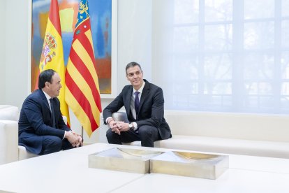 El presidente del Gobierno, Pedro Sánchez, y el president de la Generalitat, Juanfran Pérez Llorca