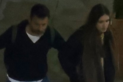 Primeras imágenes de Sara Carbonero en Madrid junto a su pareja José Luis Cabrera tras 11 días ingresada en Lanzarote.