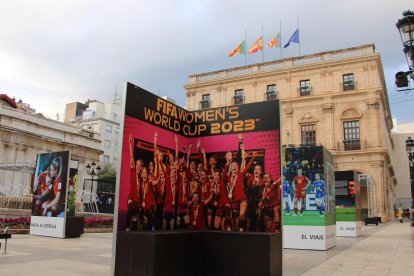 Así luce la plaza Plaza Mayor de Castellón con la llegada de la Supercopa Femenina