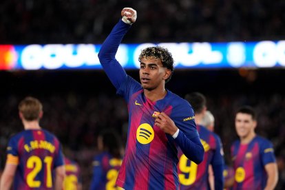 BARCELONA, SPAIN - JANUARY 25: Lamine Yamal of FC Barcelona celebrates scoring his team's third goal during the LaLiga EA Sports match between FC Barcelona and Real Oviedo at Spotify Camp Nou on January 25, 2026 in Barcelona, Spain. (Photo by Alex Caparros/Getty Images)