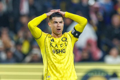 RIYADH, SAUDI ARABIA - JANUARY 26: Cristiano Ronaldo of team Al-Nassr FC during the Saudi Pro League game between Al Nassr and Al Taawoun at Al Awwal Park on January 26, 2026 in Riyadh, Saudi Arabia. (Photo by Abdullah Ahmed/Getty Images)