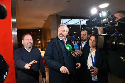 El candidato del PP a la reelección a la Presidencia del Gobierno de Aragón, Jorge Azcón