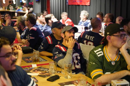 Los aficionados de los Patriots en Madrid viven la Super Bowl