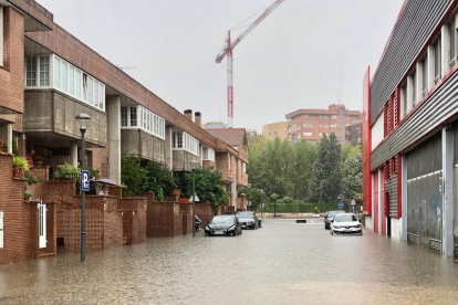 Inundaciones en la calle Comercio y la rotonda de ceramistas - Foto: Antonio A. Torres