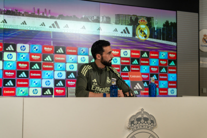 Arbeloa en la sala de prensa del Valdebebas