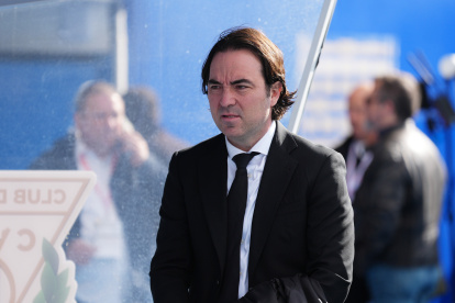 LEGANES, SPAIN - FEBRUARY 15: Raul Martín Presa, President of Rayo Vallecano looks on prior to the LaLiga EA Sports match between Rayo Vallecano de Madrid and Atletico de Madrid at Estadio Municipal de Butarque on February 15, 2026 in Leganes, Spain. (Photo by Angel Martinez/Getty Images)
