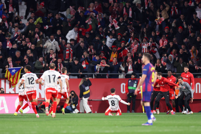 GIRONA, SPAIN - FEBRUARY 16: Fran Beltran of Girona FC celebrates scoring his team's second goal during the LaLiga EA Sports match between Girona FC and FC Barcelona at Montilivi Stadium on February 16, 2026 in Girona, Spain. (Photo by Judit Cartiel/Getty Images)
