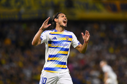 BUENOS AIRES, ARGENTINA - FEBRUARY 15: Edinson Cavani of Boca Juniors reacts during a Torneo Apertura 2026 match between Boca Juniors and Platense at Estadio Alberto J. Armando on February 15, 2026 in Buenos Aires, Argentina. (Photo by Rodrigo Valle/Getty Images)