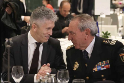 El DAO de la Policía Nacional, José Ángel González, y Fernando Grande-Marlaska