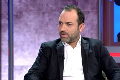 Víctor Ábalos durante su entrevista televisiva en la que cargó contra dirigentes socialistas y defendió a su padre.
