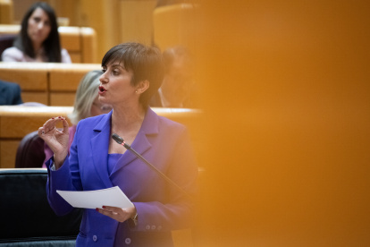 La ministra de Vivienda y Agenda Urbana, Isabel Rodríguez, durante una sesión plenaria en el Senado, a 17 de febrero de 2026, en Madrid.