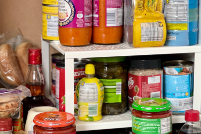 Una despensa bien surtida con conservas y productos básicos: la clave para improvisar comidas rápidas sin renunciar al sabor ni a la calidad.