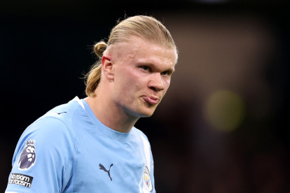 MANCHESTER, ENGLAND - FEBRUARY 21: Erling Haaland of Manchester City looks on during the Premier League match between Manchester City and Newcastle United at Etihad Stadium on February 21, 2026 in Manchester, England. (Photo by Carl Recine/Getty Images)
