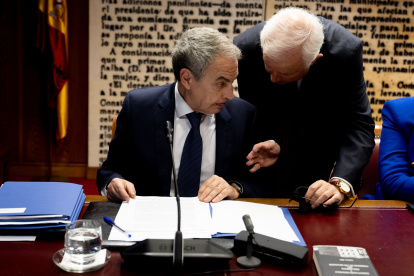 El expresidente del Gobierno José Luis Rodríguez Zapatero comparece ante la Comisión de Investigación sobre el ‘caso Koldo’, en el Senado, a 2 de marzo de 2026, en Madrid (España). Zapatero ha sido citado por el Partido Popular para dar explicaciones sobre el rescate financiero público a la aerolínea Plus Ultra, por ello el PP ha pedido las declaraciones de IRPF desde que el socialista fue presidente, su declaración de bienes y propiedades, tanto en España como en el extranjero, y copia de las comunicaciones con las autoridades venezolanas por el rescate de la compañía Plus Ultra.

Eduardo Parra / Europa Press
02/3/2026