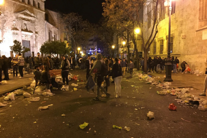(Foto de ARCHIVO)
Imagen de suciedad en Valencia durante las Fallas 2019