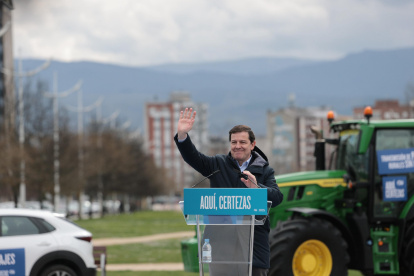 Alfonso Fernández Mañueco en un mitin en Ponferrada