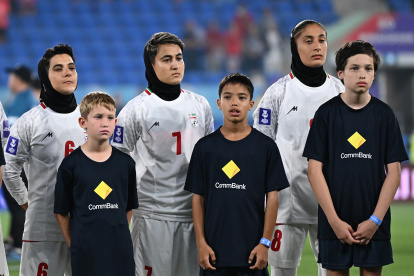 Las jugadoras iraníes se suman a la protesta contra el régimen
