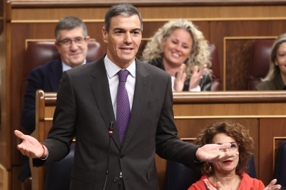 (Foto de ARCHIVO)
El presidente del Gobierno, Pedro Sánchez, interviene durante una sesión de control al Gobierno, en el Congreso de los Diputados, a 25 de febrero de 202, en Madrid (España). El Gobierno afronta una nueva sesión de control con temas de actualidad sobre la mesa como la denuncia contra el exDAO de la Policía Nacional, la desclasificación de los documentos del 23F o las negociaciones entre PP y Vox, entre otros asuntos. Además el Gobierno se enfrenta a interpelaciones urgentes sobre política migratoria e infraestructuras ferroviarias.

Eduardo Parra / Europa Press
25/2/2026