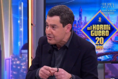Juanma Moreno en El Hormiguero con Pablo Motos.
