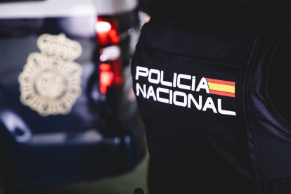 Archivo - Agente de Policía Nacional.