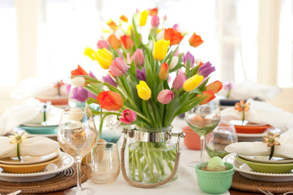 Los motivos florales y naturales marcan la tendencia en decoración de mesa esta primavera