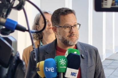 El candidato de Adelante a la Presidencia de la Junta, José Ignacio García, este martes en declaraciones a los medios.