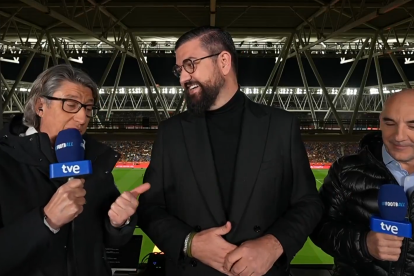 Manu Sánchez en su presentación en TVE durante el partido de la Selección Española